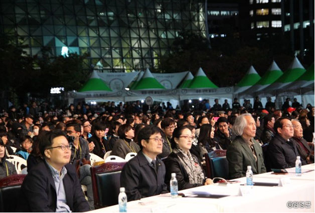 지난 10월 28일, 전문심사단과 천인 시민회의가 참석한 `서울브랜드 선포식` 현장
