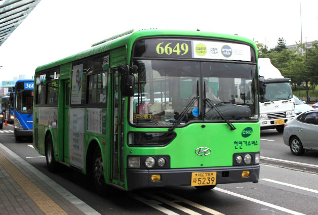 천만 서울시민의 가장 친근한 교통수단인 버스