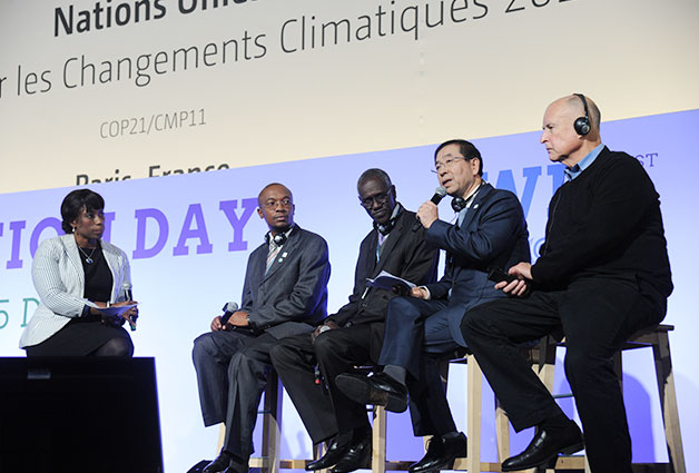UNFCCC Action Day 패널토론에서 서울시 기후정책을 소개하고 있는 박원순 시장