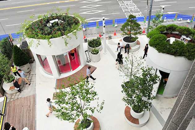 서울역 고가 보행로를 미리 체험할 수 있는 `서울역7017 인포가든`(Info Garden)