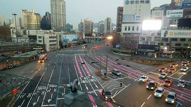 서울역교차로 주행유도선 설치 사례