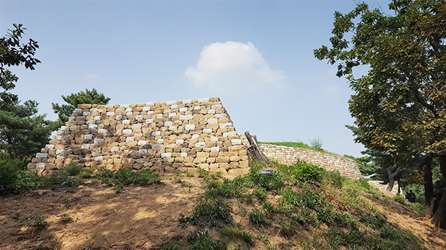 고구려가 건설한 아차산 보루의 모습. 현재 20여 개의 보루가 남아있다
