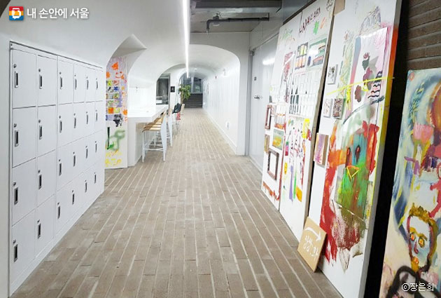 연세대 정문 앞 지하보도를 개조해 만든 창작놀이센터 내부 ⓒ장은희
