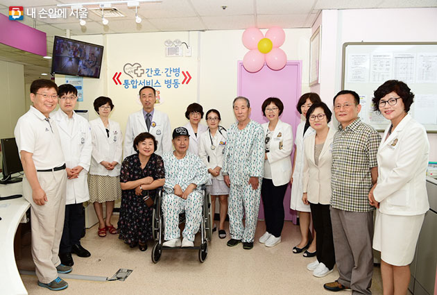 서울시 서북병원은 7월부터 전문 간호인력이 환자를 전담해 돌봐주는 간호·간병통합서비스를 실시한다.