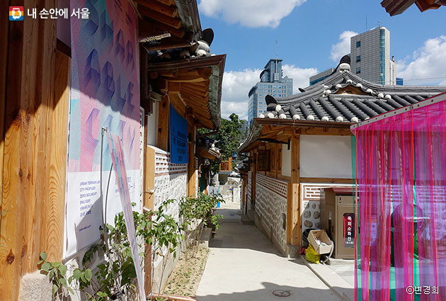 서울도시건축비엔날레가 열리고 있는 돈의문박물관마을 ⓒ변경희