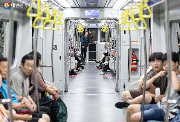 서울교통공사는 서울 지하철에 대한 모든 민원 신고‧상담‧문의를 콜센터 `1577-1234`에서 24시간 접수, 해결한다.ⓒnews1