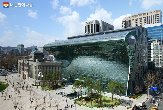 서울시는 신속한 사업발주를 지원하고, 공사 품질을 높이기 위해 계약심사 제도를 대폭 개선한다.