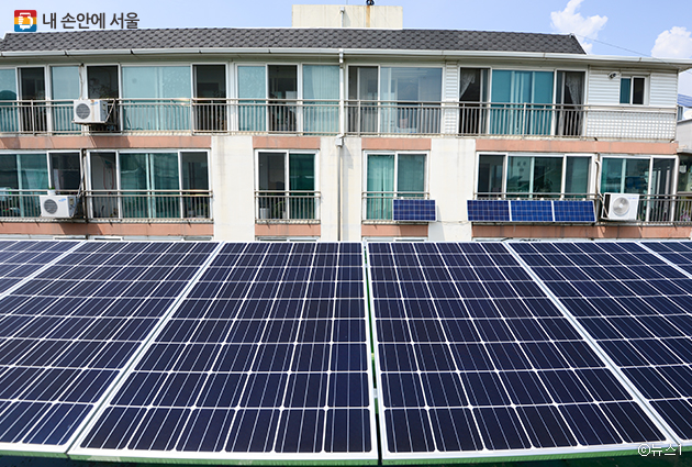 아파트 옥상에 태양광 발전소를 설치한 에너지 자립마을