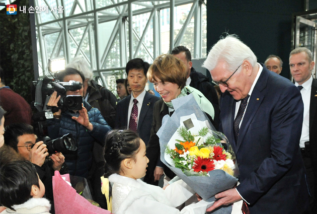 독일 프랑크발터 슈타인마이어 대통령이 서울시 명예시민이 됐다