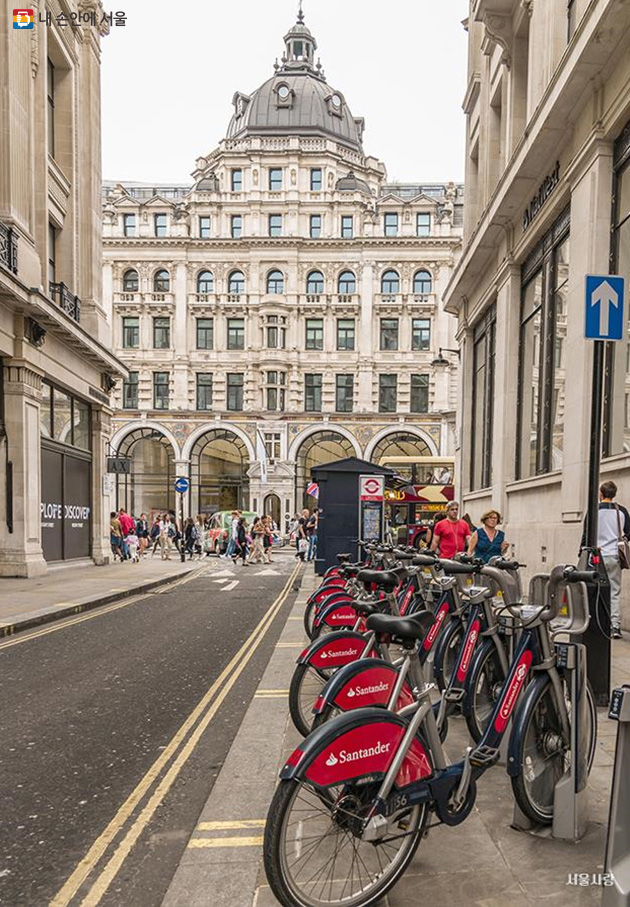 런던의 공공자전거 ‘산탄데르 자전거’