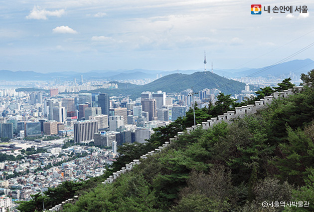 한양도성과 서울 전경