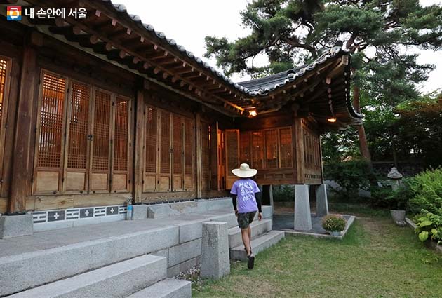 성북동문화재야행 기간 중에는 평소 밤이면 문이 닫힌 문화재의 야경을 감상할 수 있다. 사진은 이종석 별장