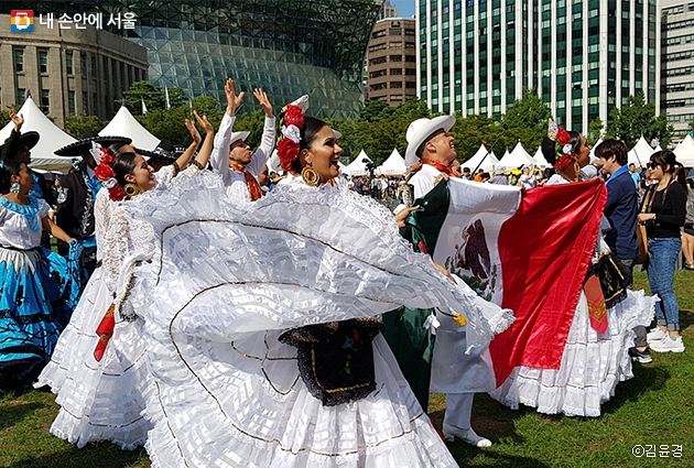 지난 9월 1~2일 서울광장에서 서울 세계도시 문화축제가 열렸다