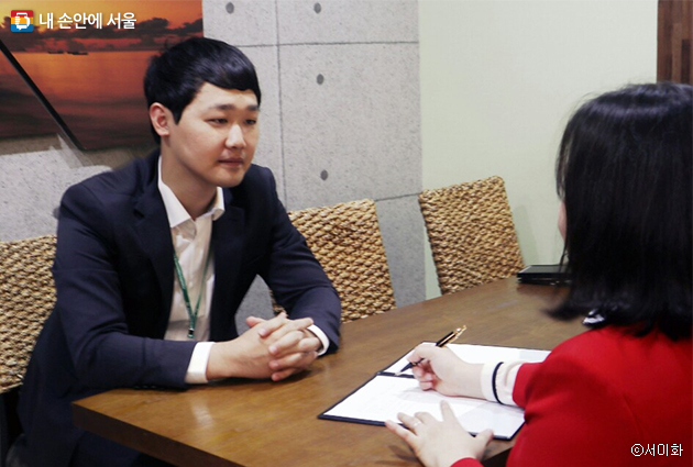 SH공사 도시환경부 우상훈 사원(환경직)이 자신의 시험공부 방법에 대해 인터뷰 중이다.