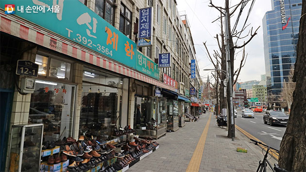 서울역 서쪽의 명소 염창동 수제화거리