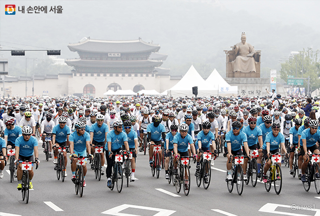 지난해 서울자전거대행진 참가자들 모습
