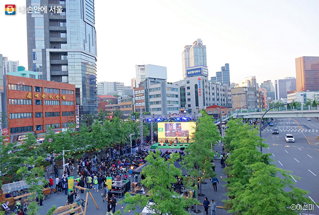 ‘어디든 프로젝트’의 무대로 서울로 개장 2주년 시민축제 ‘서울로 이야기’가 시작되었다.
