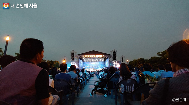 6월 9일 여의도 한강공원에서 서울시향 강변음악회가 열렸다.