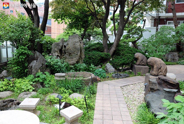 박노수 미술관은 아름다운 정원과 뒷동산의 아름다움이 매력적인 곳이다