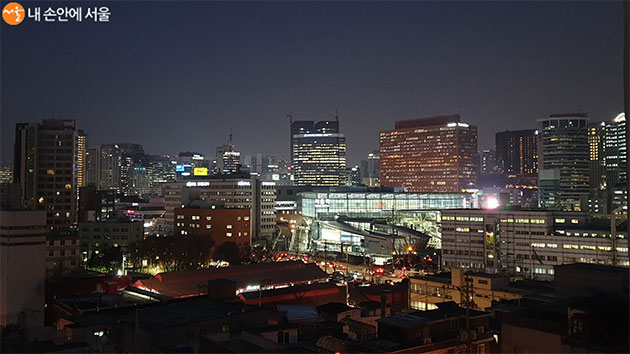 청파 언덕에서 바라 본 서울역 일대의 야경