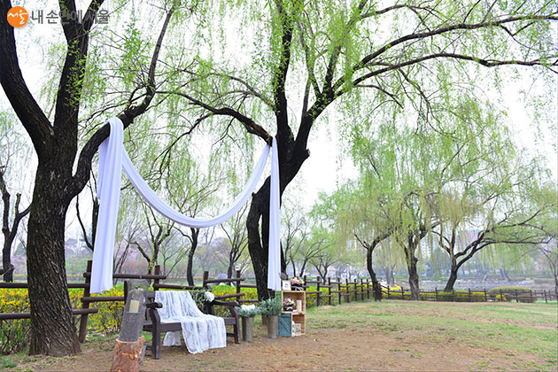 평화롭고 여유로운 분위기의 용산가족공원 야회결혼식장