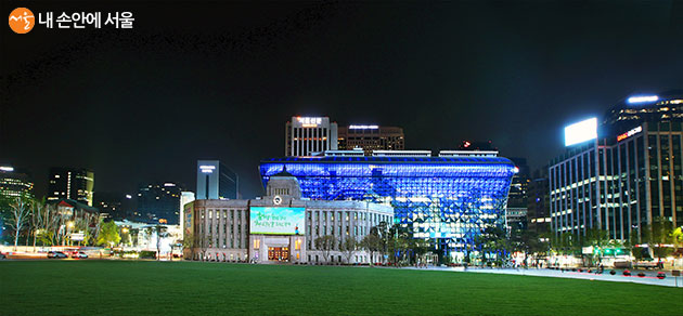서울시는 4월 16일부터 한 달간 코로나19 의료진에 감사의 마음을 담아 ‘블루라이트 캠페인’을 진행한다.