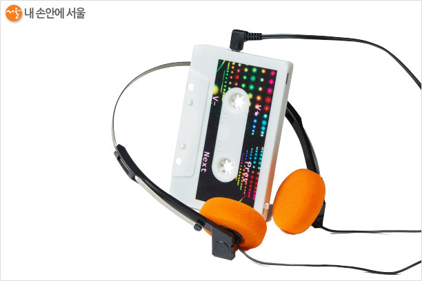 재미있는 모양의 뉴트로 기기 ‘카세트테이프 MP3플레이어’