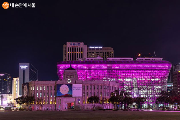 서울시는 시민들에 대한 감사와 응원의 마음을 담아 핑크라이트로 밝힌다