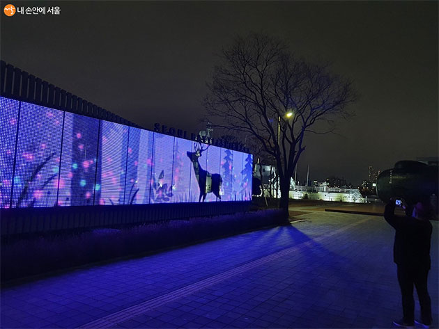 '미디어월'은 색다른 한강 야경을 서울시민들에게 제공할 것으로 보인다. 