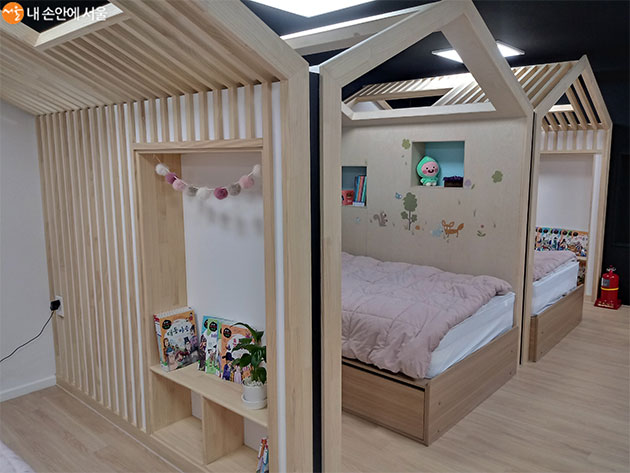 3층 내부 사진, 동화속 침대를 연상시키는 공간에서 아픈 아이들이 쉴 수 있다.