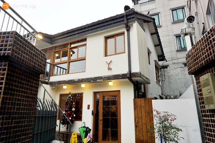 중구 회현동, 서울역도시재생센터 거점시설 마을카페 '계단집'이 정식 오픈했다 Ⓒ김윤경