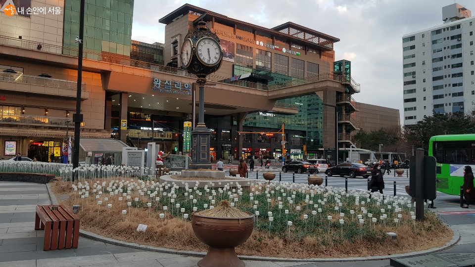왕십리역은 ITX청춘의 정차역이자 2호선과 5호선, 경의중앙선과 분당선이 만나는 곳이다. 
