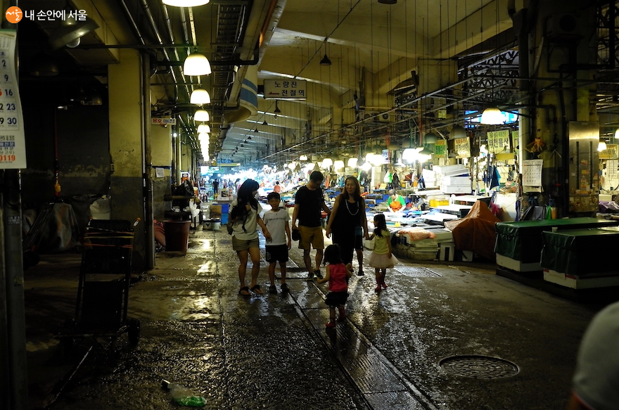 옛 노량진수산시장 모습, 사진으로 다시 보니 상당히 낙후돼 보인다.