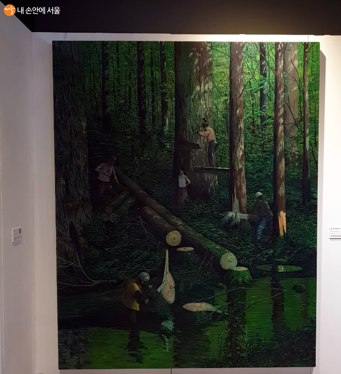 LG하우시스 매장 1층에 전시되어 있는 작품의 모습 