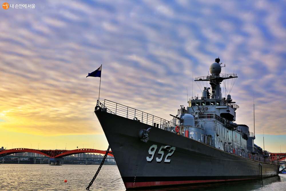 서울함은 지금이라도 바다로 나갈듯한 모습이다